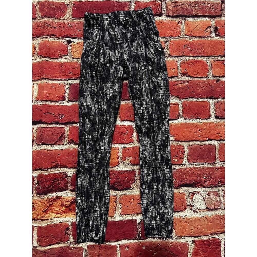Lululemon leggings size 0 - Picture 2 of 7